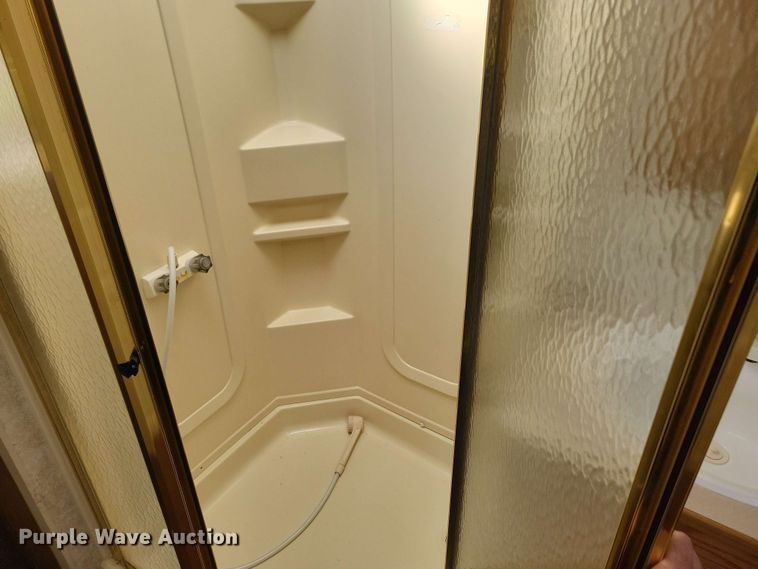 image for item EA2440 2003 Keystone Sprinter camper