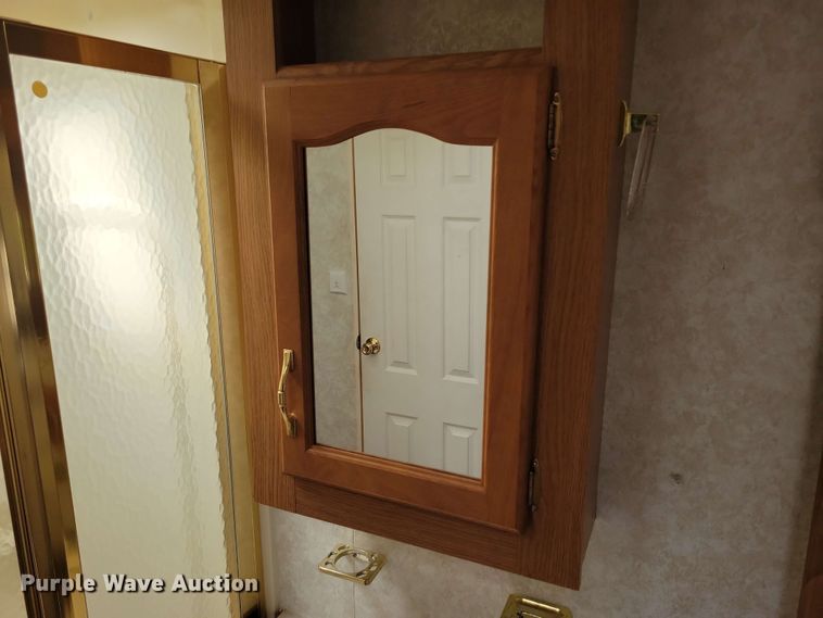 image for item EA2440 2003 Keystone Sprinter camper