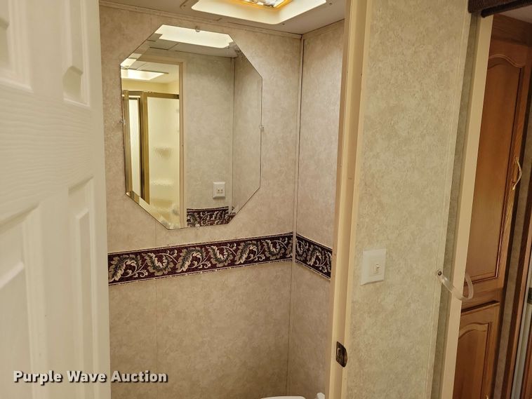 image for item EA2440 2003 Keystone Sprinter camper