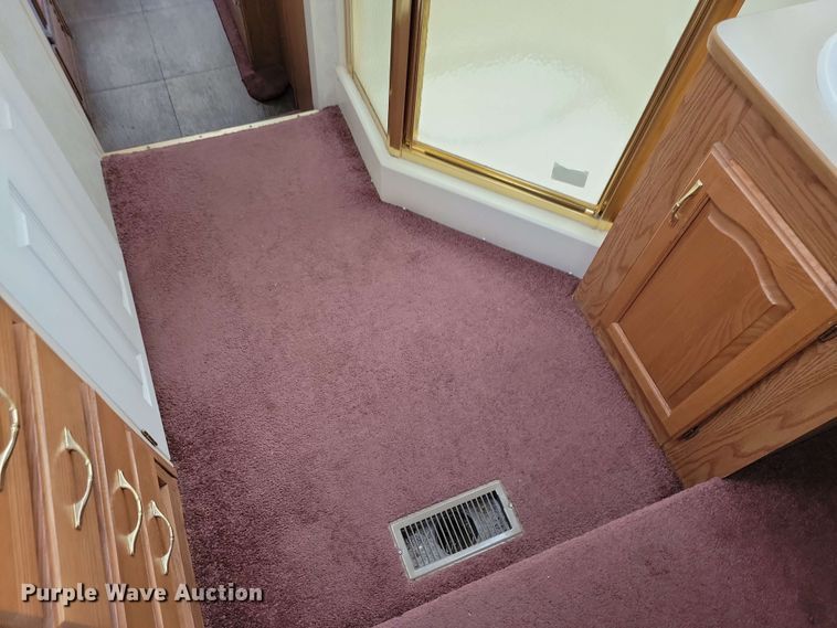 image for item EA2440 2003 Keystone Sprinter camper