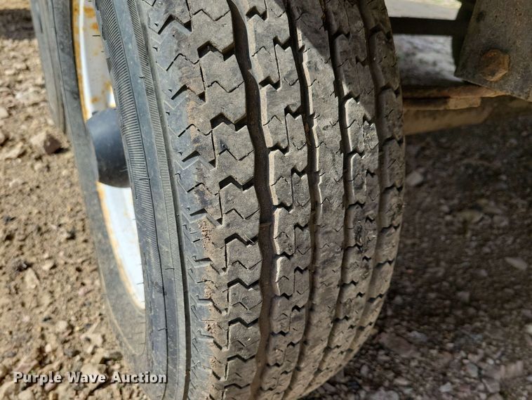 image for item EA2440 2003 Keystone Sprinter camper