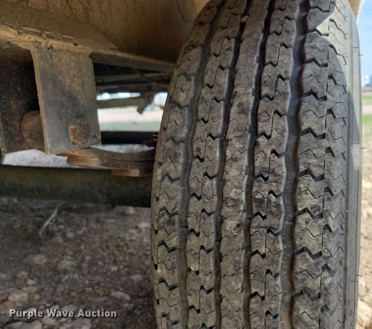 image for item EA2440 2003 Keystone Sprinter camper