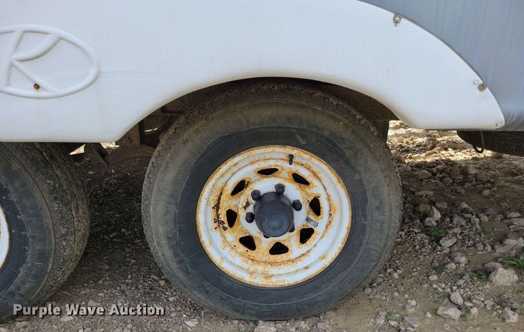 image for item EA2440 2003 Keystone Sprinter camper