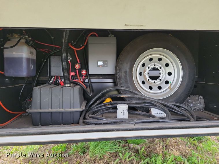 image for item EA2441 2021 Keystone Yukon 421FL camper