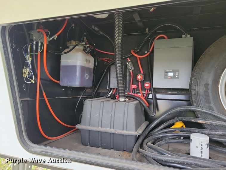 image for item EA2441 2021 Keystone Yukon 421FL camper