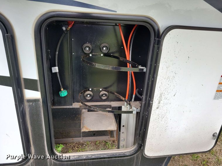 image for item EA2441 2021 Keystone Yukon 421FL camper