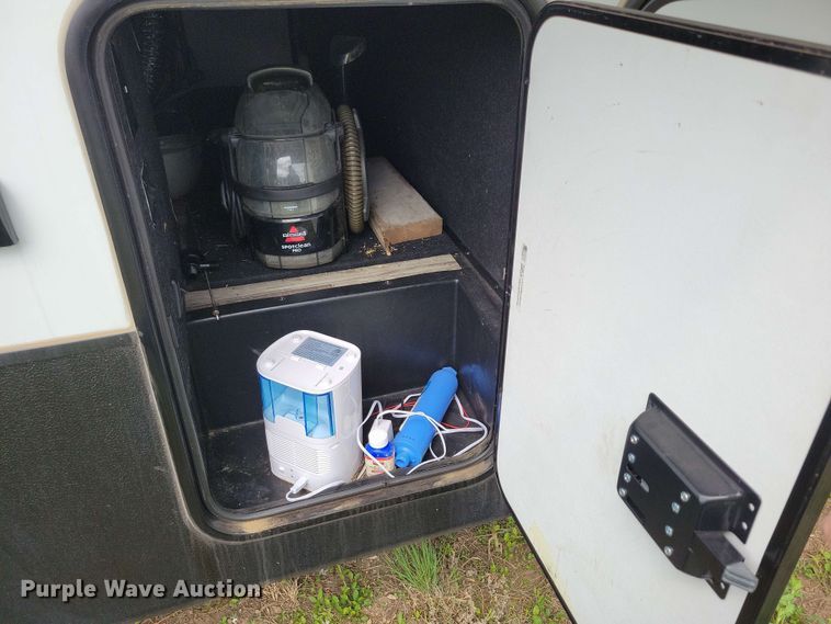 image for item EA2441 2021 Keystone Yukon 421FL camper