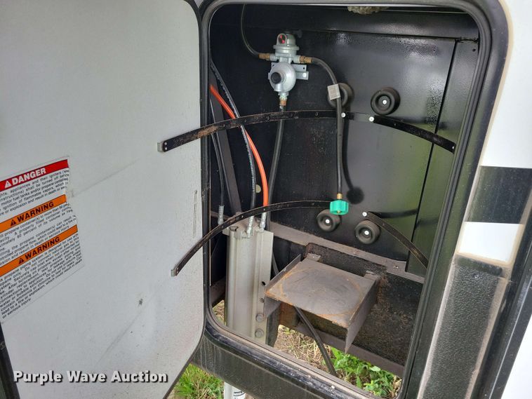 image for item EA2441 2021 Keystone Yukon 421FL camper