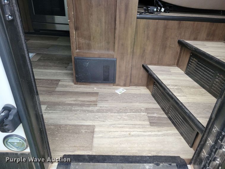 image for item EA2441 2021 Keystone Yukon 421FL camper