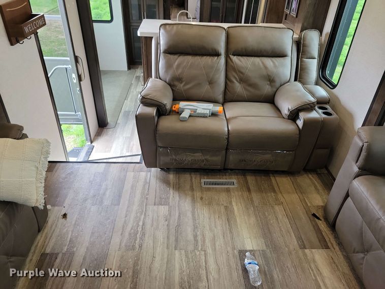 image for item EA2441 2021 Keystone Yukon 421FL camper