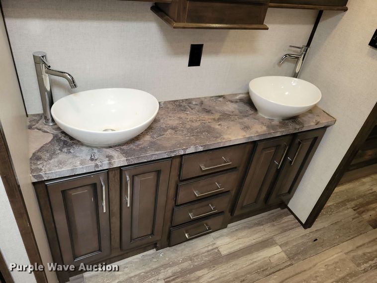 image for item EA2441 2021 Keystone Yukon 421FL camper