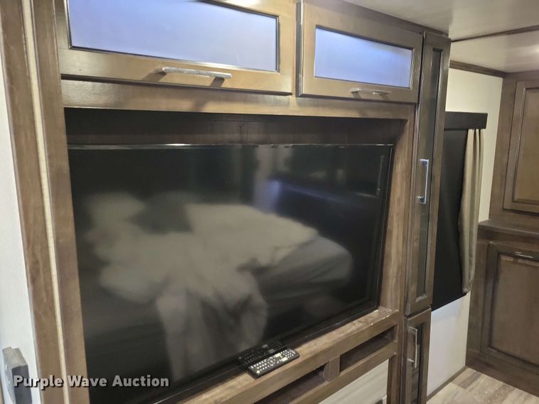 image for item EA2441 2021 Keystone Yukon 421FL camper