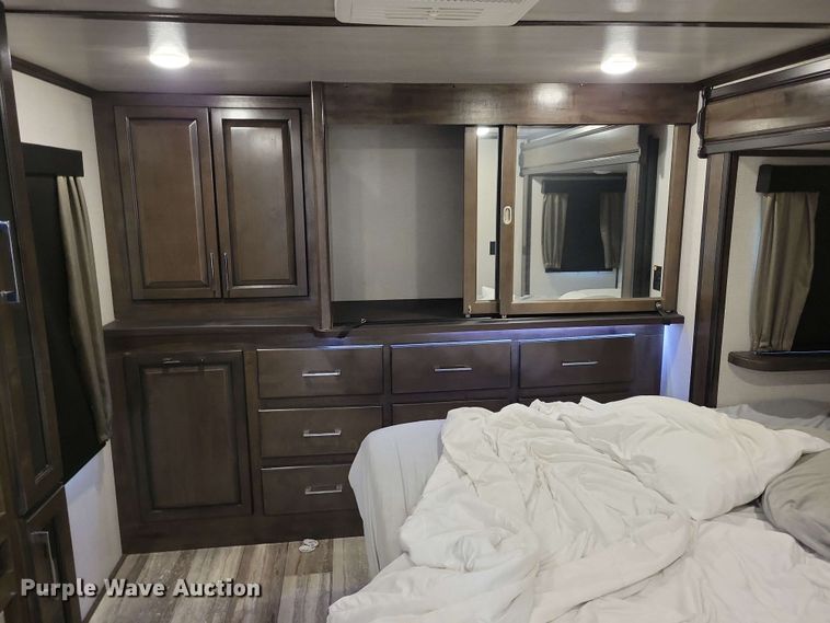 image for item EA2441 2021 Keystone Yukon 421FL camper