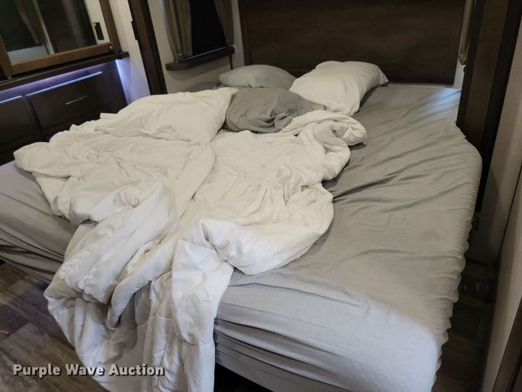 image for item EA2441 2021 Keystone Yukon 421FL camper