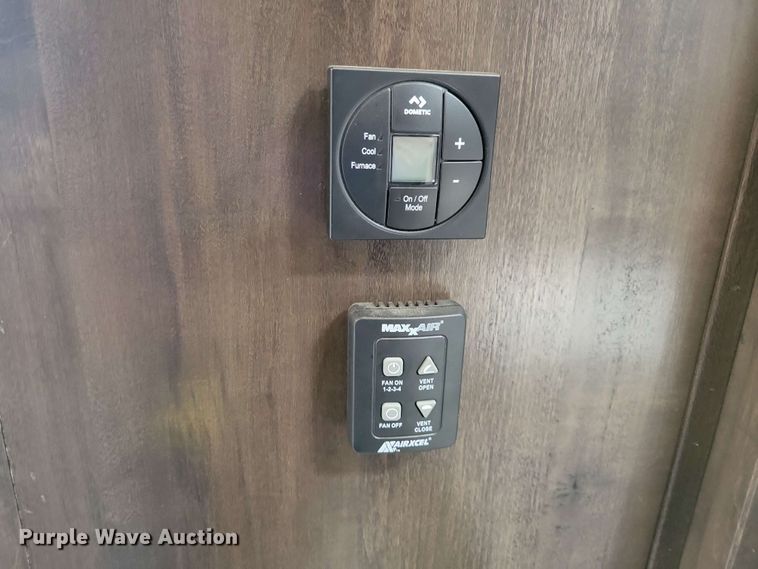 image for item EA2441 2021 Keystone Yukon 421FL camper