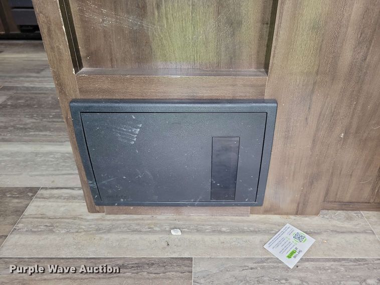 image for item EA2441 2021 Keystone Yukon 421FL camper