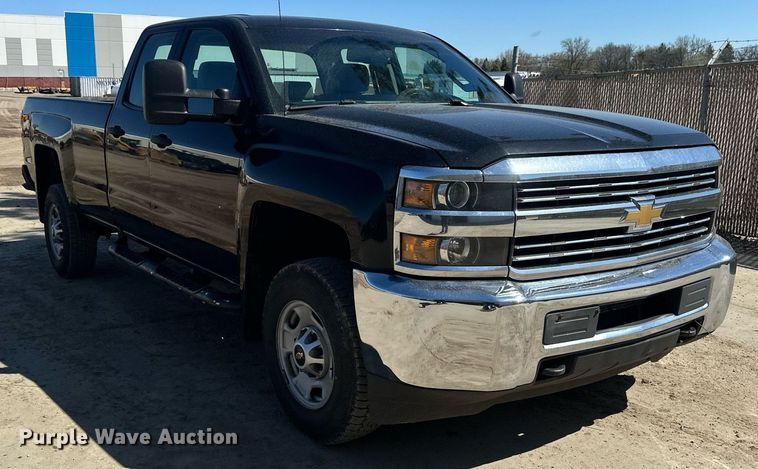 image for item EB2494 2016 Chevrolet Silverado 2500HD Double Cab pickup truck