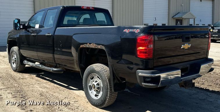 image for item EB2494 2016 Chevrolet Silverado 2500HD Double Cab pickup truck