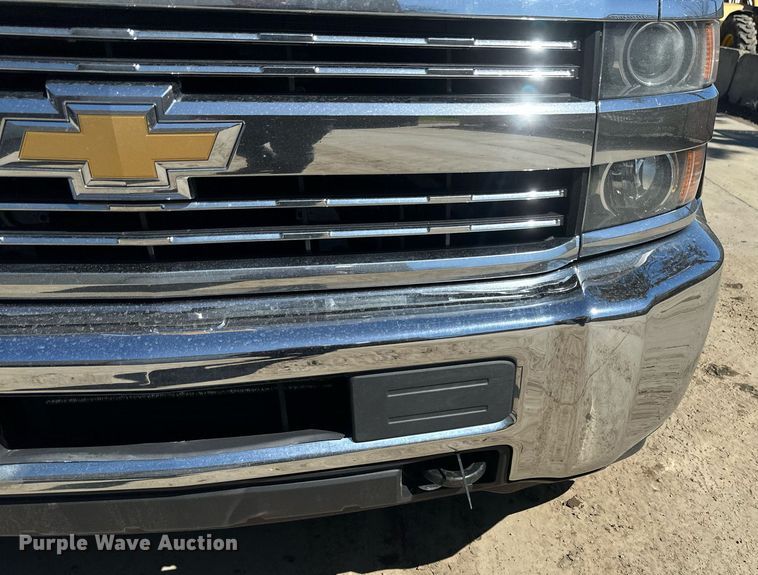 image for item EB2494 2016 Chevrolet Silverado 2500HD Double Cab pickup truck