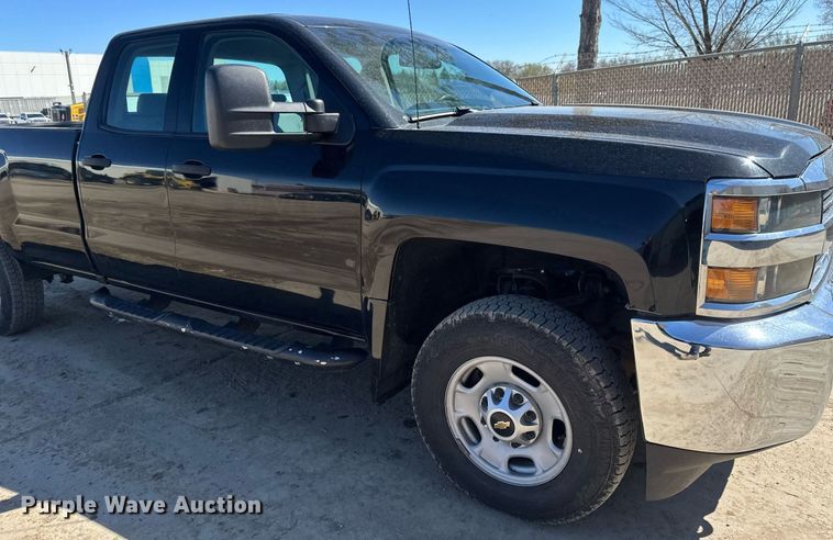 image for item EB2494 2016 Chevrolet Silverado 2500HD Double Cab pickup truck