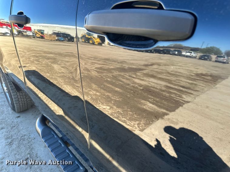 image for item EB2494 2016 Chevrolet Silverado 2500HD Double Cab pickup truck