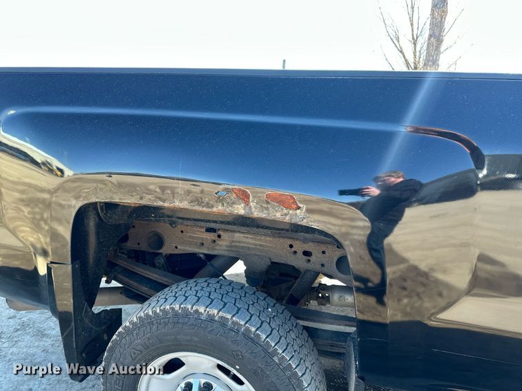 image for item EB2494 2016 Chevrolet Silverado 2500HD Double Cab pickup truck