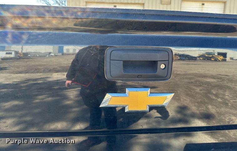 image for item EB2494 2016 Chevrolet Silverado 2500HD Double Cab pickup truck