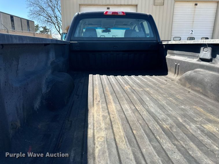 image for item EB2494 2016 Chevrolet Silverado 2500HD Double Cab pickup truck