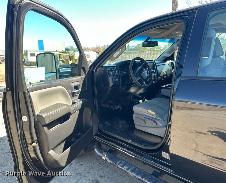 image for item EB2494 2016 Chevrolet Silverado 2500HD Double Cab pickup truck