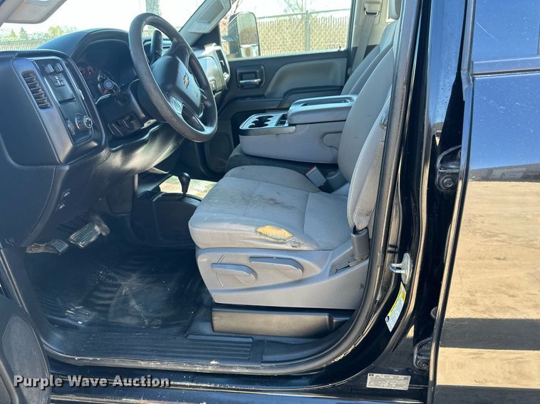 image for item EB2494 2016 Chevrolet Silverado 2500HD Double Cab pickup truck