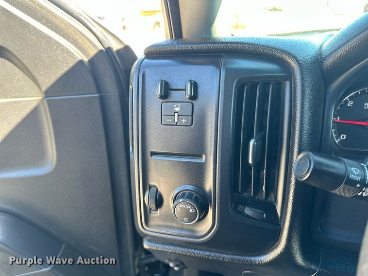 image for item EB2494 2016 Chevrolet Silverado 2500HD Double Cab pickup truck