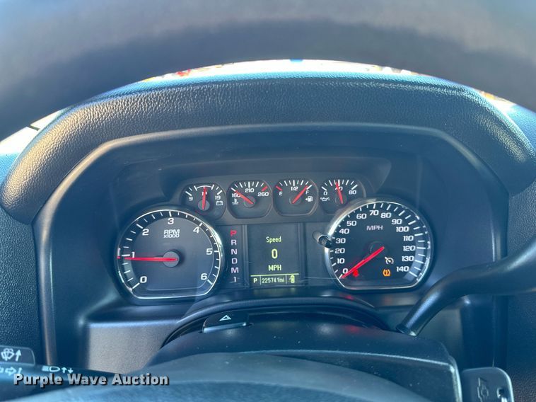 image for item EB2494 2016 Chevrolet Silverado 2500HD Double Cab pickup truck