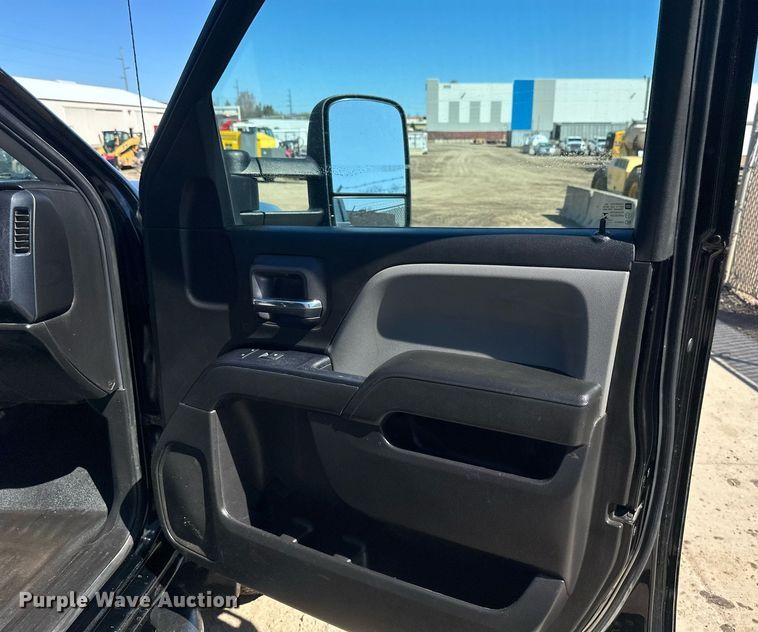 image for item EB2494 2016 Chevrolet Silverado 2500HD Double Cab pickup truck