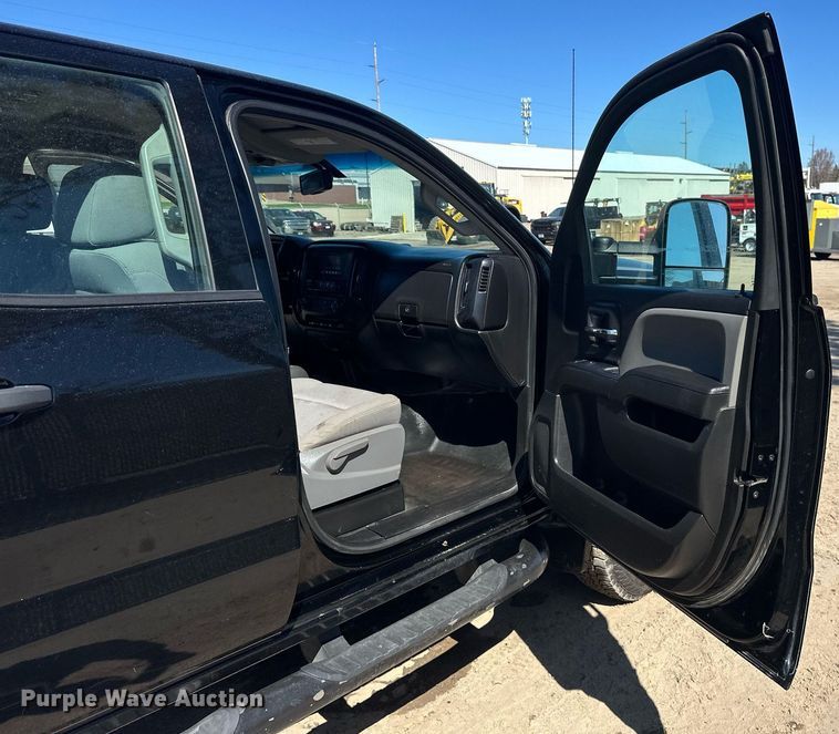 image for item EB2494 2016 Chevrolet Silverado 2500HD Double Cab pickup truck