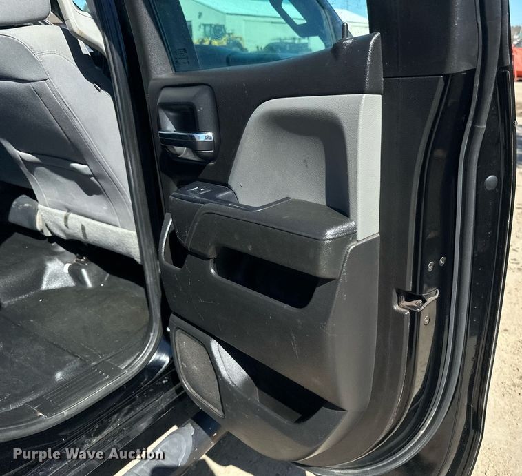 image for item EB2494 2016 Chevrolet Silverado 2500HD Double Cab pickup truck