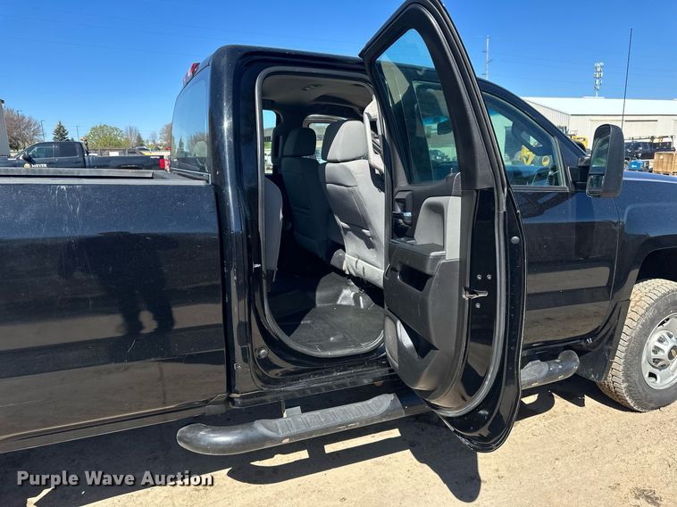 image for item EB2494 2016 Chevrolet Silverado 2500HD Double Cab pickup truck