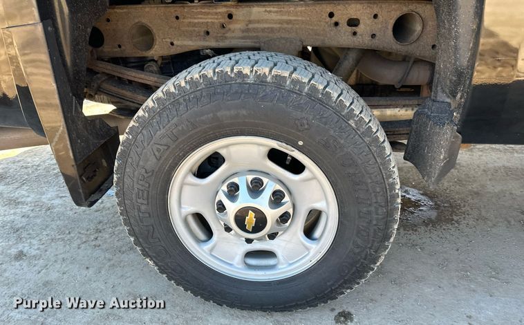 image for item EB2494 2016 Chevrolet Silverado 2500HD Double Cab pickup truck