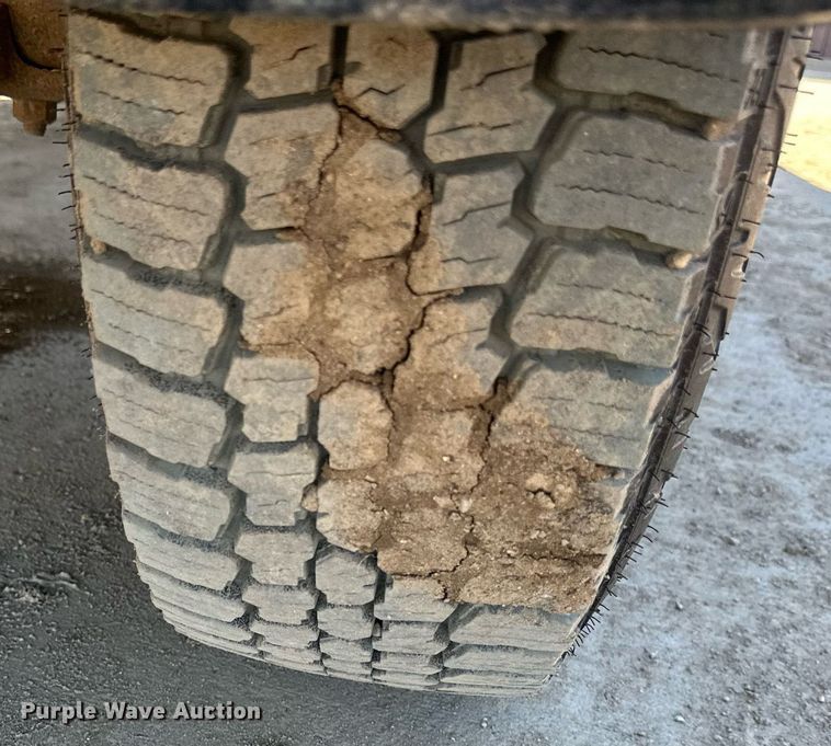 image for item EB2494 2016 Chevrolet Silverado 2500HD Double Cab pickup truck