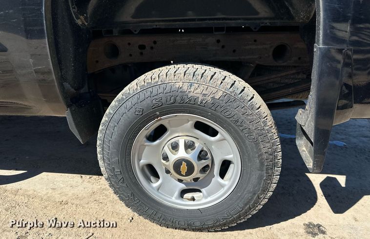 image for item EB2494 2016 Chevrolet Silverado 2500HD Double Cab pickup truck