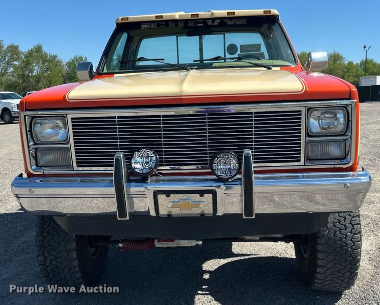 image for item EB2514 1984 Chevrolet K10 Silverado pickup truck