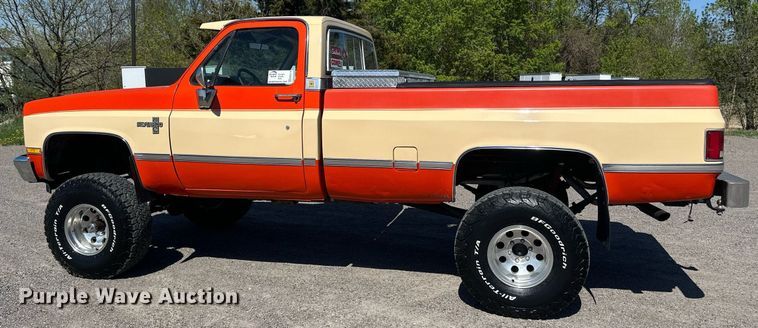 image for item EB2514 1984 Chevrolet K10 Silverado pickup truck