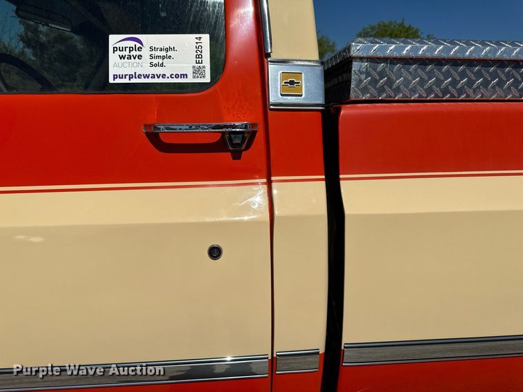 image for item EB2514 1984 Chevrolet K10 Silverado pickup truck