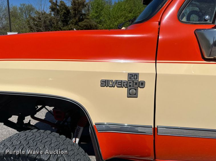 image for item EB2514 1984 Chevrolet K10 Silverado pickup truck