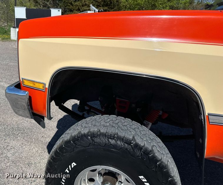 image for item EB2514 1984 Chevrolet K10 Silverado pickup truck