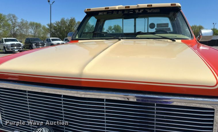 image for item EB2514 1984 Chevrolet K10 Silverado pickup truck