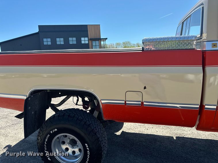 image for item EB2514 1984 Chevrolet K10 Silverado pickup truck