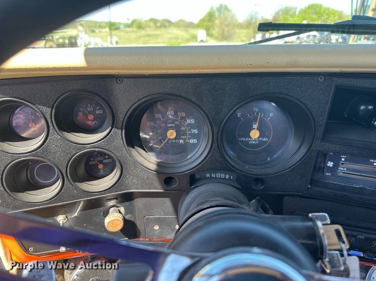 image for item EB2514 1984 Chevrolet K10 Silverado pickup truck