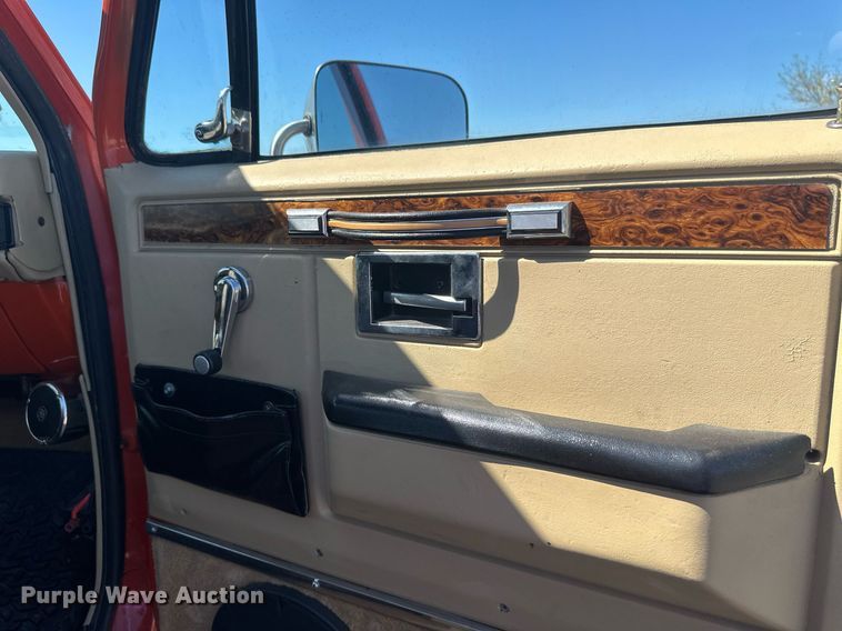 image for item EB2514 1984 Chevrolet K10 Silverado pickup truck