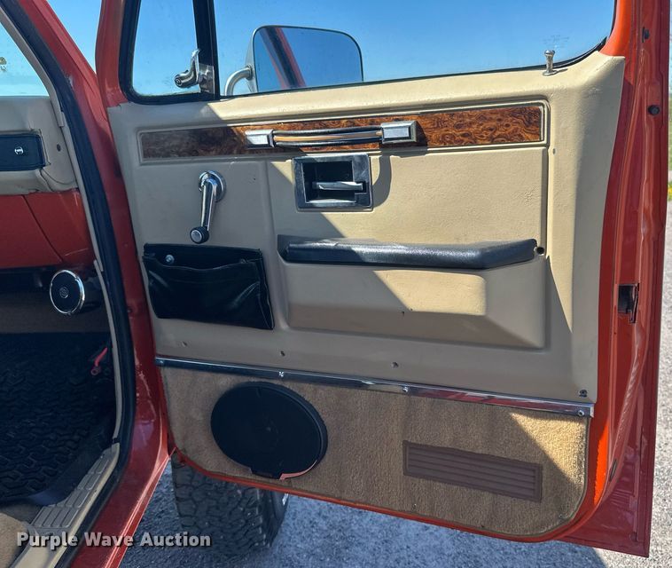 image for item EB2514 1984 Chevrolet K10 Silverado pickup truck