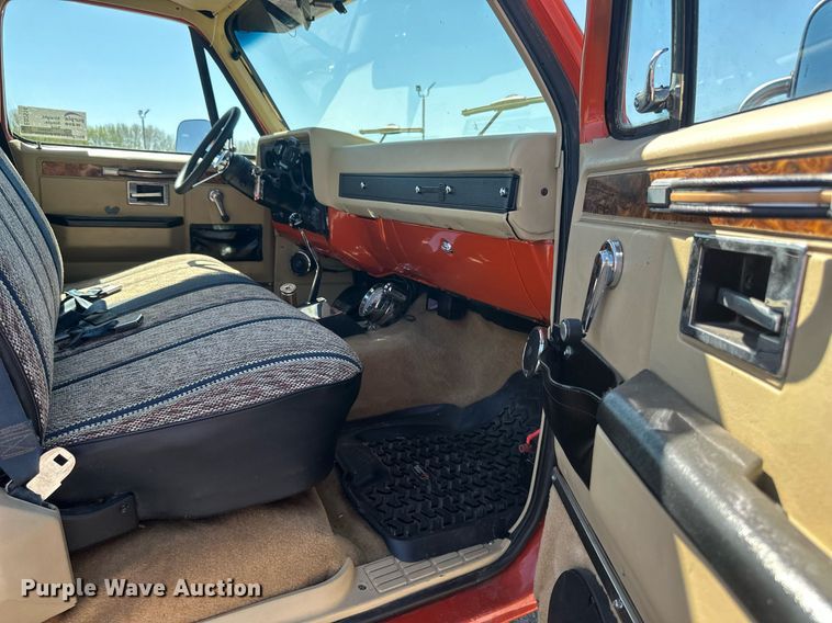 image for item EB2514 1984 Chevrolet K10 Silverado pickup truck